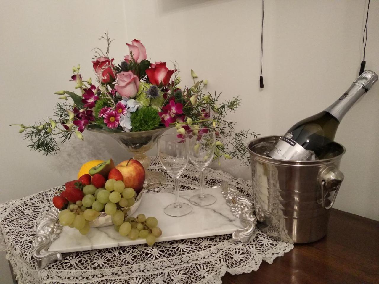 B&B "La Bottega D'Arte" Каррара Экстерьер фото