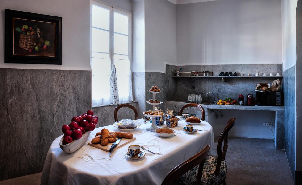 B&B "La Bottega D'Arte" Каррара Экстерьер фото