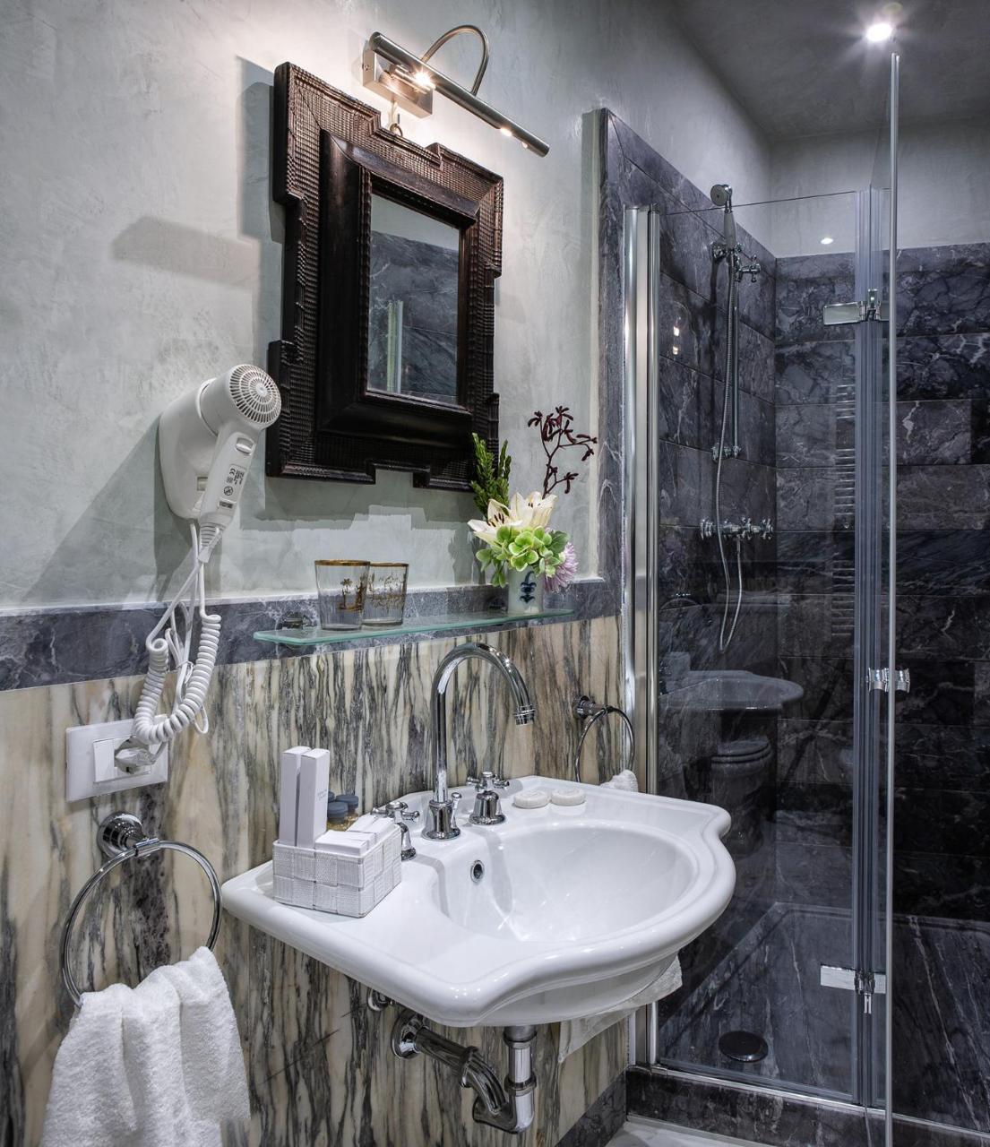 B&B "La Bottega D'Arte" Каррара Экстерьер фото